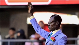 قدم.. مشجع كونغولي يخطف الأنظار في كأس إفريقيا بالمغرب