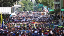 Hiljade ljudi marširalo u Caracasu u znak podrške Maduru