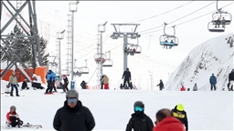 Kayak merkezlerinde en fazla kar kalınlığı 192 santimetreyle Palandöken'de ölçüldü