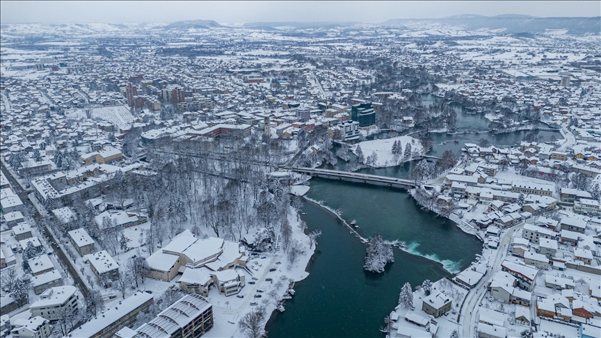 bihaci-perla-mbi-lumin-una-zbukurohet-nga-veshja-dimerore
