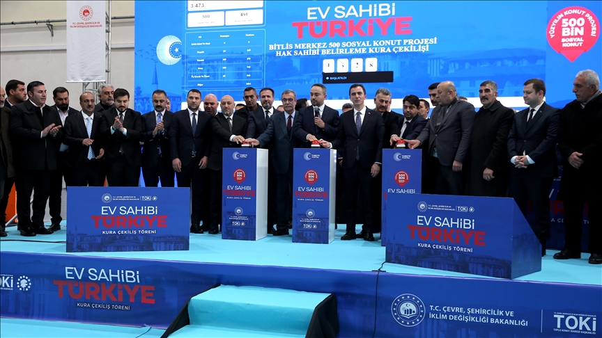 Yüzyılın Konut Projesi kapsamında Bitlis'te yapılacak konutların hak sahipleri kurayla belirlendi