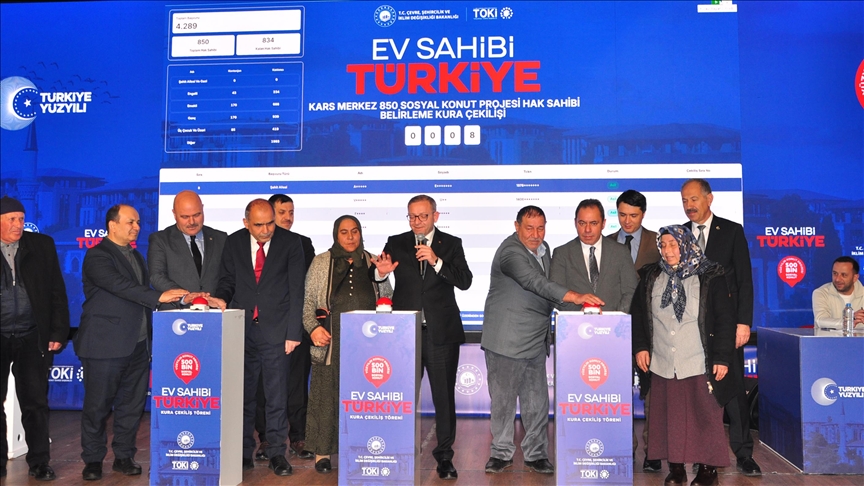 Yüzyılın Konut Projesi kapsamında Kars'ta yapılacak konutların hak sahipleri kurayla belirlendi