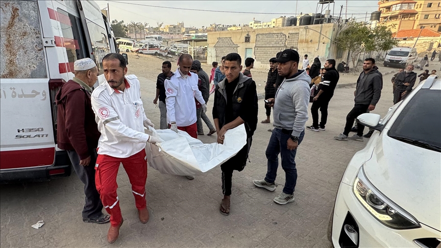 بينهم طفلان شقيقان.. إسرائيل تقتل 5 فلسطينيين بقصف خيمة ومدرسة بغزة 