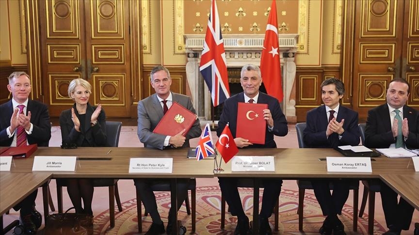 تركيا وبريطانيا توقعان خطة عمل لتطوير التعاون الاقتصادي
