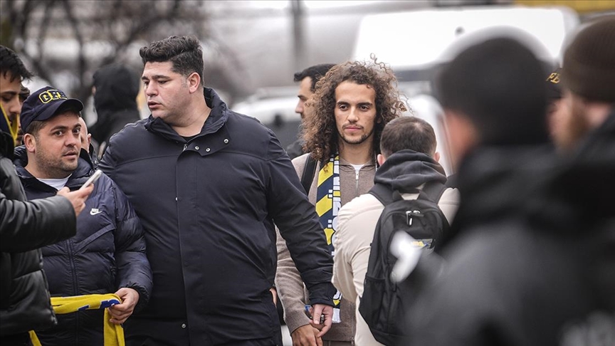 Fenerbahçe'nin transfer görüşmelerine başladığı Matteo Guendouzi, İstanbul'a geldi