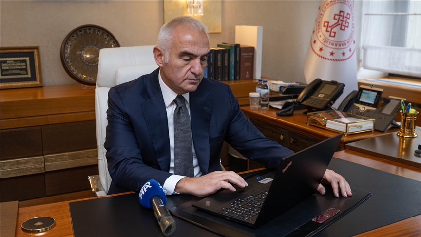 Kültür ve Turizm Bakanı Ersoy, AA'nın "Yılın Kareleri" oylamasına katıldı