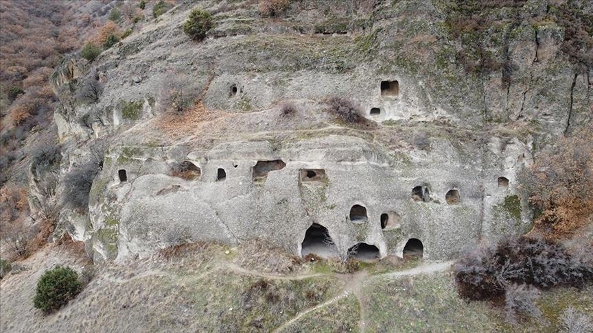 تركيا.. مقابر "إينداغي" ملتقى التاريخ والطبيعة ومحطة للقوافل 