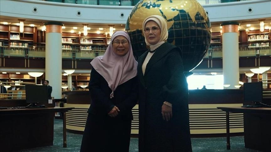 Эмине Эрдоган и супруга премьер-министра Малайзии посетили культурные объекты в Анкаре