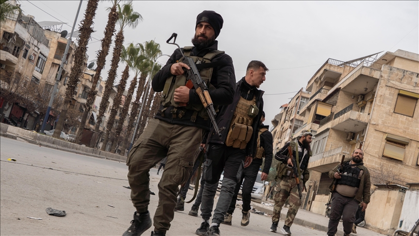 سوريا.. أمن حلب يدعو عناصر "قسد" للانشقاق وتسليم أسلحتهم 