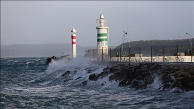 Oluja obustavila pomorski saobraćaj kroz Dardanele u Turskoj