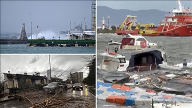 İstanbul'da etkili olan şiddetli fırtına hayatı olumsuz etkiliyor