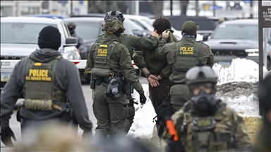 US governor calls for state officials to be brought back into investigation of fatal ICE shooting