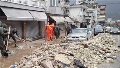 Balkanlar'da şiddetli yağışların neden olduğu seller sürüyor