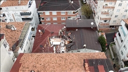 İstanbul'da etkili olan şiddetli fırtına hayatı olumsuz etkiliyor