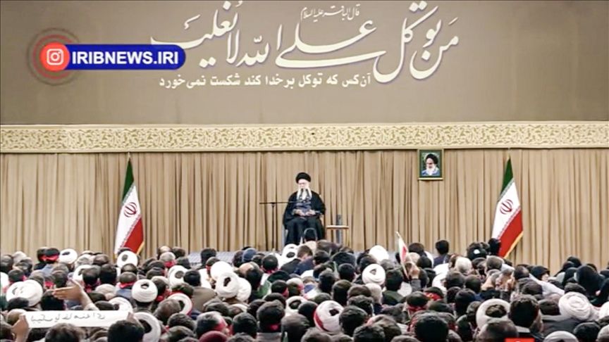 خامنئي يتهم محتجين بتخريب أملاك عامة "إرضاء" لترامب