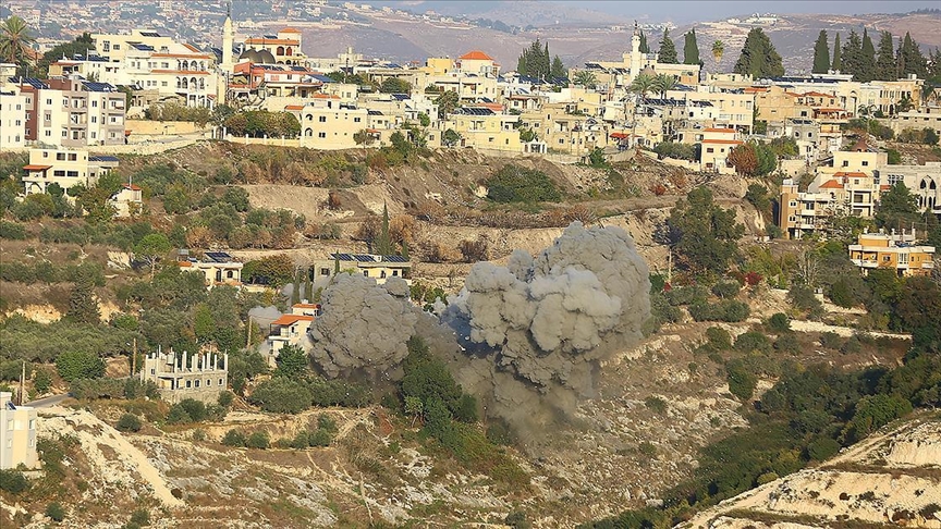 Israeli warplanes launch heavy airstrikes across southern Lebanon
