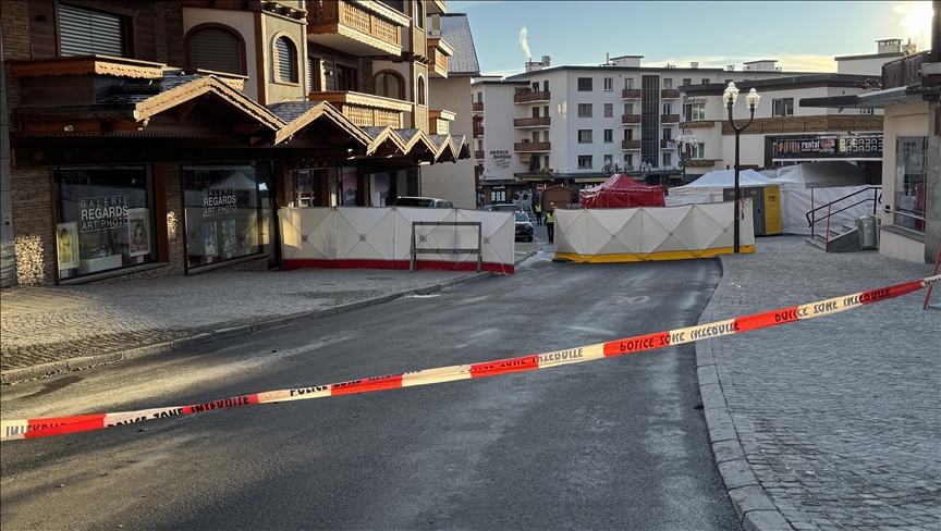 Su­vlasnik švicarskog bara priveden nakon požara u kojem je poginulo 40 ljudi