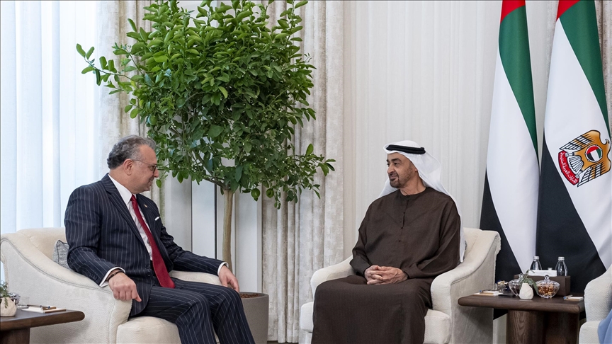 رئيس الإمارات ومستشار لترامب يبحثان جهود تعزيز الاستقرار بالمنطقة