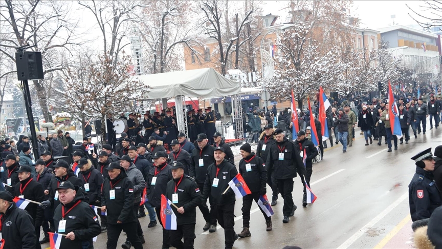 Defileom u Banjoj Luci obilježen neustavni Dan Republike Srpske