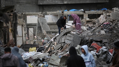 İsrail, Gazze Şeridi'ne hava ve topçu saldırılarını sürdürdü