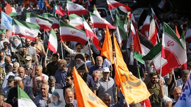 أكسيوس: واشنطن تراقب احتمال أن تؤدي احتجاجات إيران لإسقاط النظام