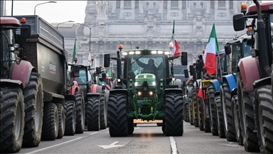 Fermerët në protestë në Milano kundër marrëveshjes tregtare së BE-së me Amerikën e Jugut