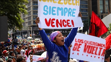  Илјадници на марш во Каракас побараа ослободување на Мадуро