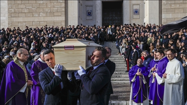 Suisse : le gérant du bar incendié de Crans-Montana placé en détention préventive