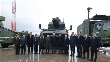 أنقرة.. وزير دفاع إندونيسيا يزور مصنع "أسيلسان" التركية