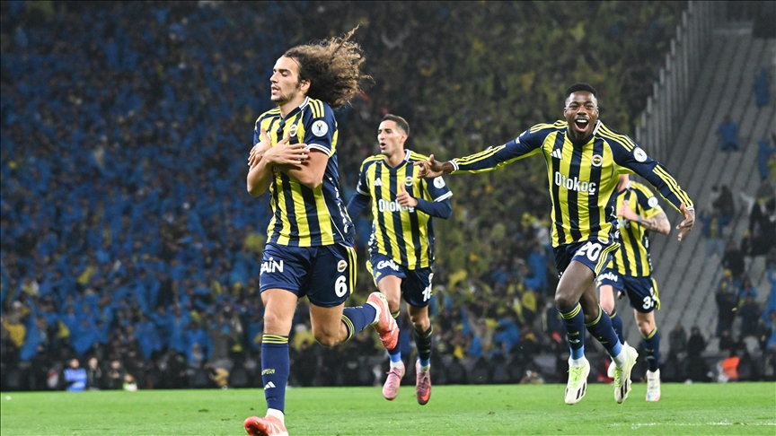 Fenerbahce slavio u derbiju protiv Galatasaraya i osvojio Superkup Turske