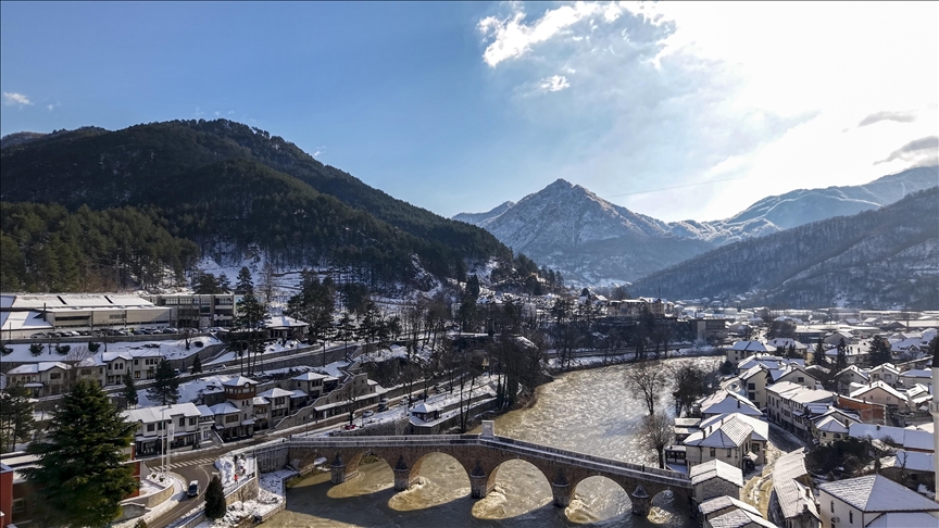 Snijeg prekrio Konjic i dao mu bajkovit zimski izgled