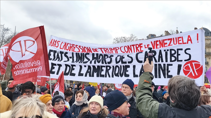 Parisians protest US military operation in Venezuela