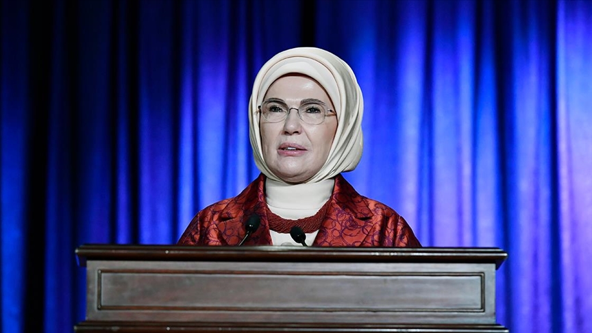 Emine Erdoğan: Kültürel mirasımızla gençler arasında köprüler kuracak bir çaba içinde olmalıyız