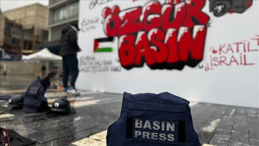 أنقرة.. جدارية غرافيتي لإحياء ذكرى قتلى الصحفيين الفلسطينيين في غزة