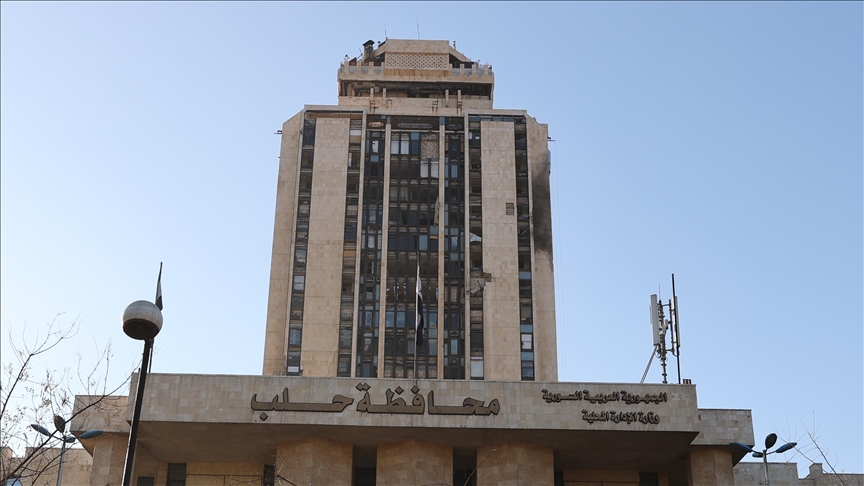 "قسد" يستهدف مبنى محافظة حلب خلال مؤتمر صحفي لمسؤولين سوريين 