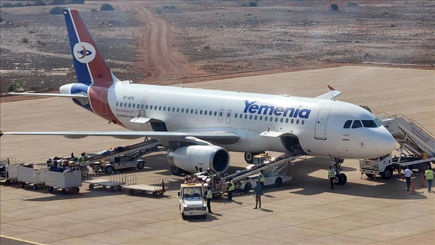 اليمن يعلن استكمال إجلاء جميع السياح الأجانب العالقين بجزيرة سقطرى