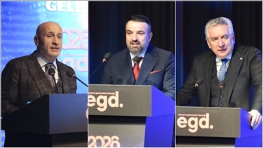 İş dünyası ve ekonomi basını İstanbul'da yeni yıl buluşmasında bir araya geldi