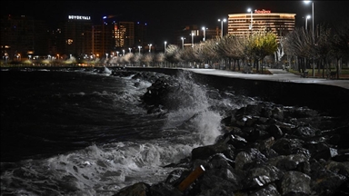 İstanbul'da şiddetli lodos etkili oluyor