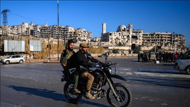 الأمن السوري يدخل حي الشيخ مقصود بحلب بعد تمشيطه من مسلحي "قسد" 