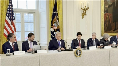 Trump, ABD'li petrol şirketlerinin yöneticileriyle Venezuela'yı görüştü