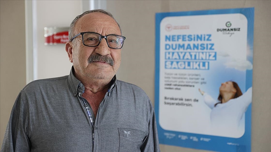 Yaklaşık 50 yıllık sigara alışkanlığını tedaviyle bıraktı