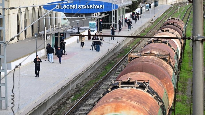 Азербайджан отправил в Армению очередную партию топлива