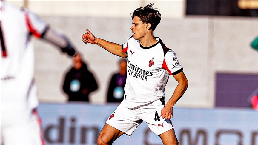 قدم.. ميلان ينجو من الخسارة أمام فيورنتينا بالدوري الإيطالي