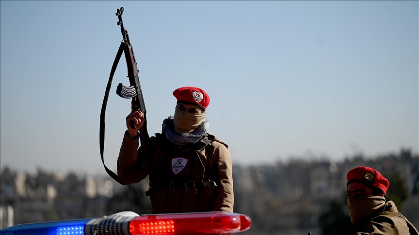 استنفار للجيش السوري بعد رصده تحركات عسكرية لـ"قسد" في دير حافر