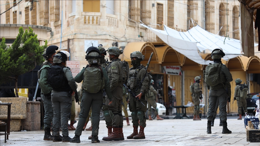 Cisjordanie : les forces israéliennes tuent un Palestinien et assiègent une mosquée alors que les raids s’intensifient
