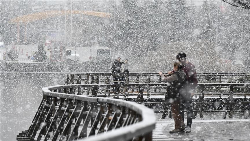 Li Enqereyê berf dibare