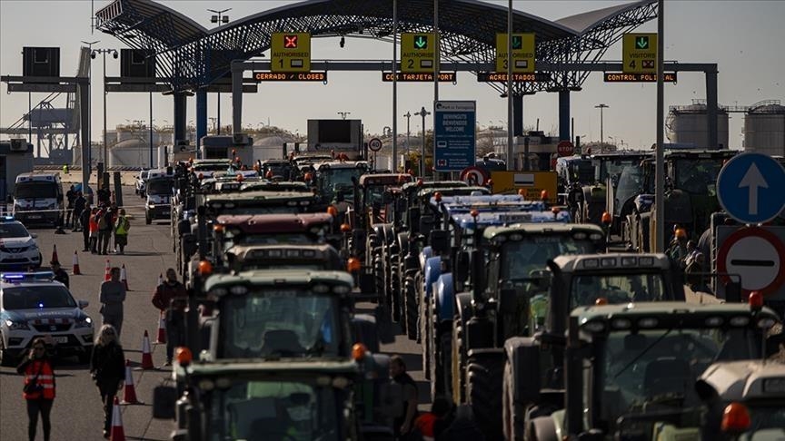 إسبانيا.. احتجاجات متواصلة لمزارعين ضد اتفاقية مع أمريكا اللاتينية