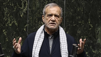 İran Cumhurbaşkanı: Protestocuların sesini duyuyor, sorunlarını çözmek için tüm çabamızı gösteriyoruz