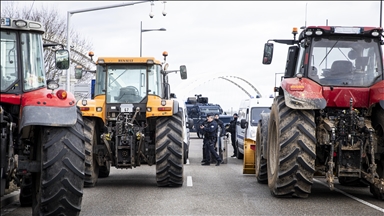 Spanish farmers continue to protest EU-South American trade deal