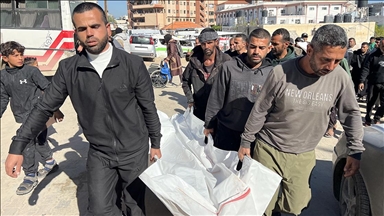 İsrail ordusu, Gazze'nin çeşitli bölgelerine hava ve kara saldırılarını sürdürüyor